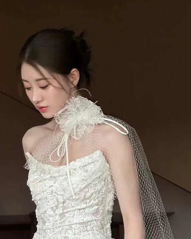 Flower net corsage choker ivory