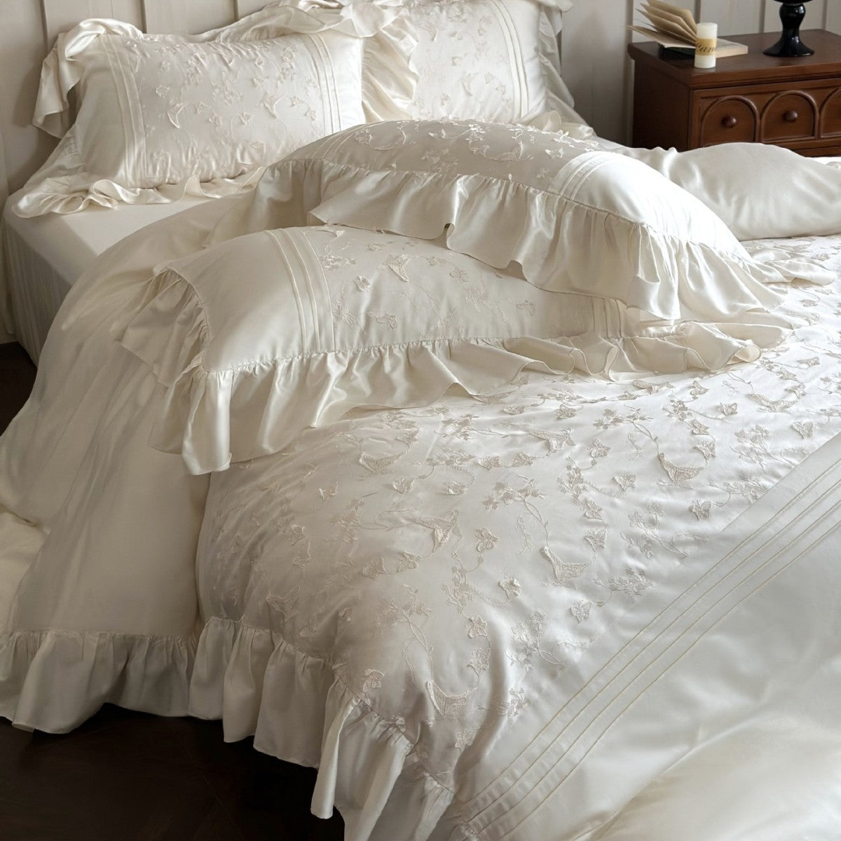 Pure Lily of the Valley Embroidery Bedding set