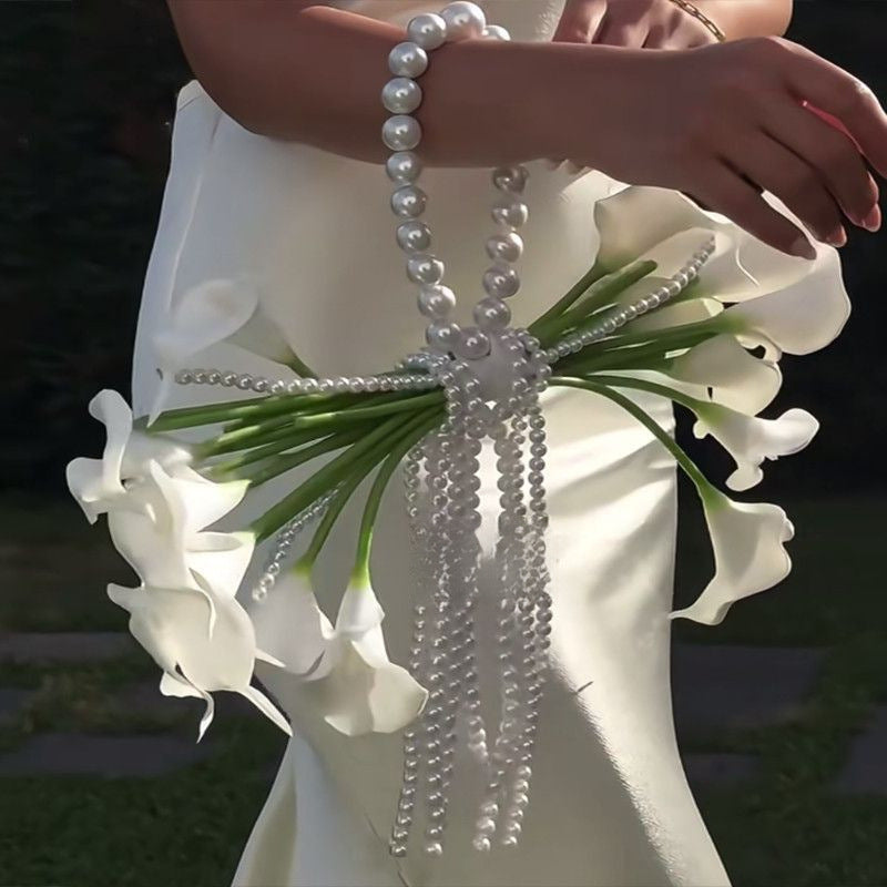New simulated bride, hand-held flowers, handmade DIY homemade materials, packed pearl waterfall, wedding photo shoot, for ladies