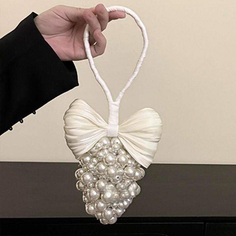 New simulated bride, hand-held flowers, handmade DIY homemade materials, packed pearl waterfall, wedding photo shoot, for ladies