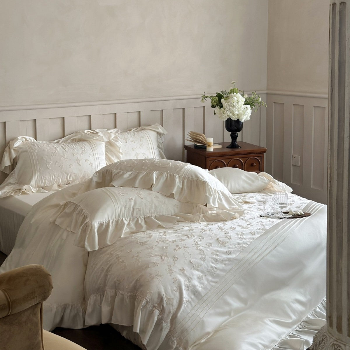 Pure Lily of the Valley Embroidery Bedding set
