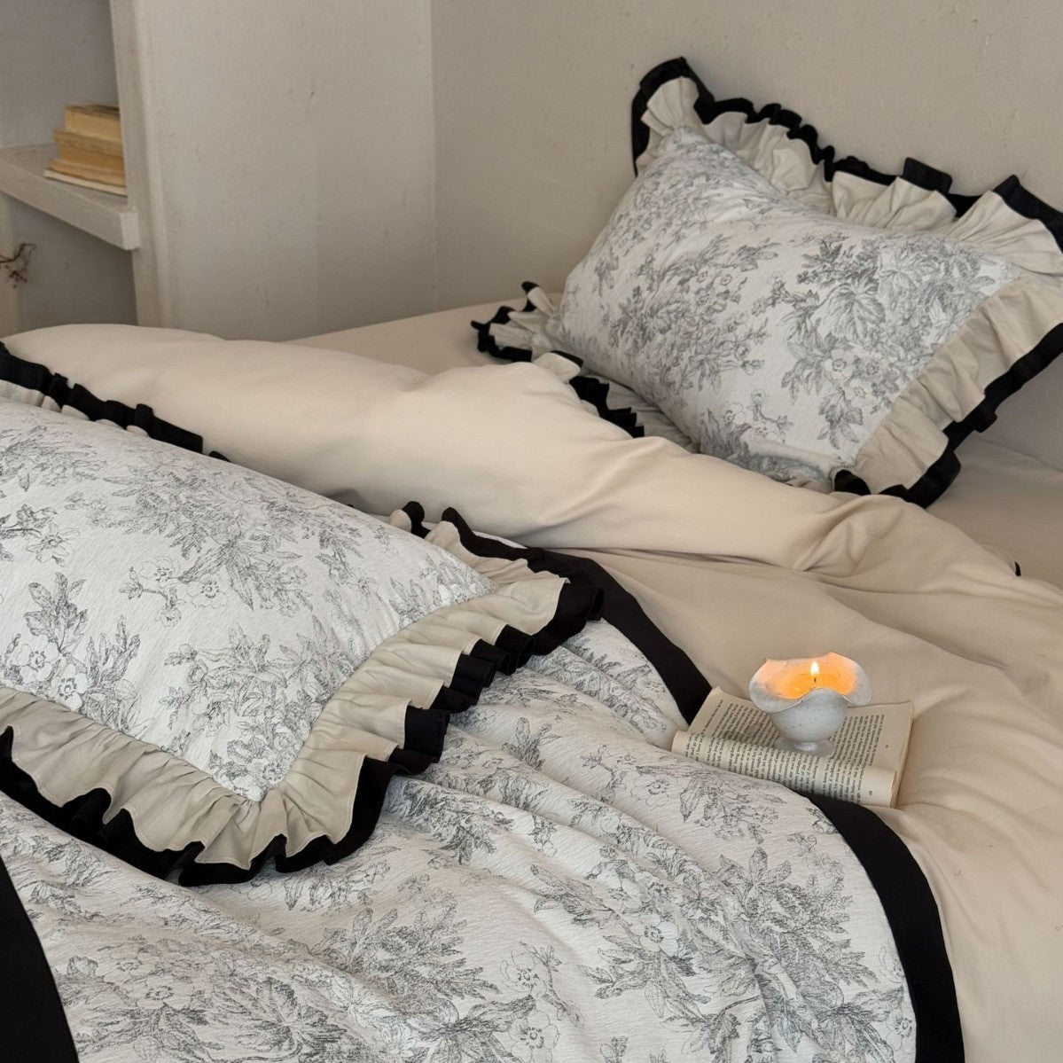 Soft Hellebore Frill Bedding set