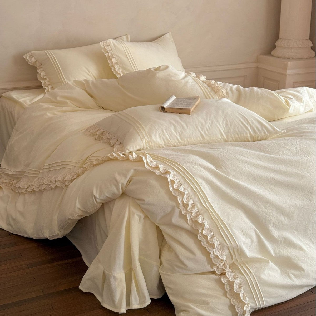 Ivory Lace Ruffle Comforter Set