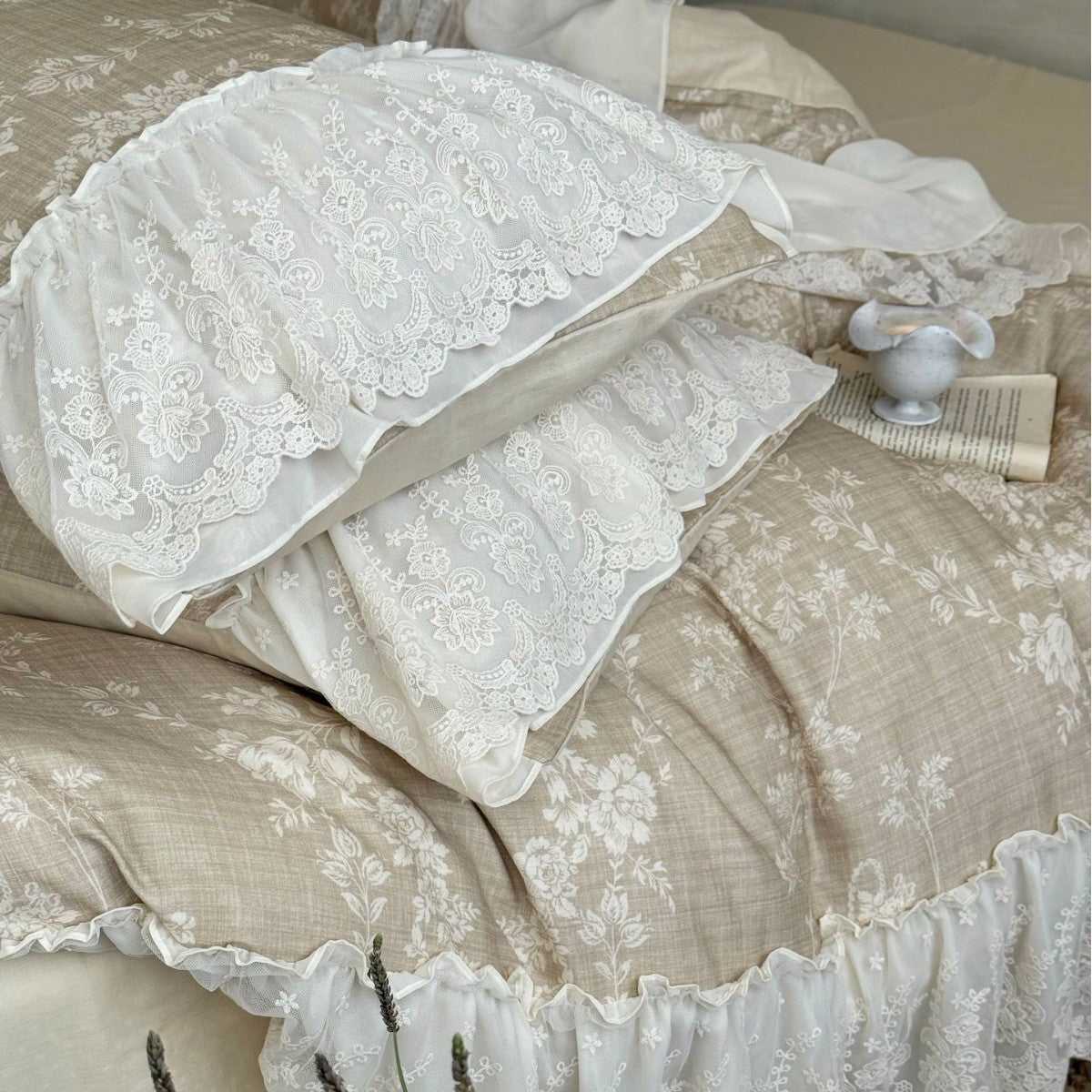 Vintage Floral Lace Ruffle Bedding Set
