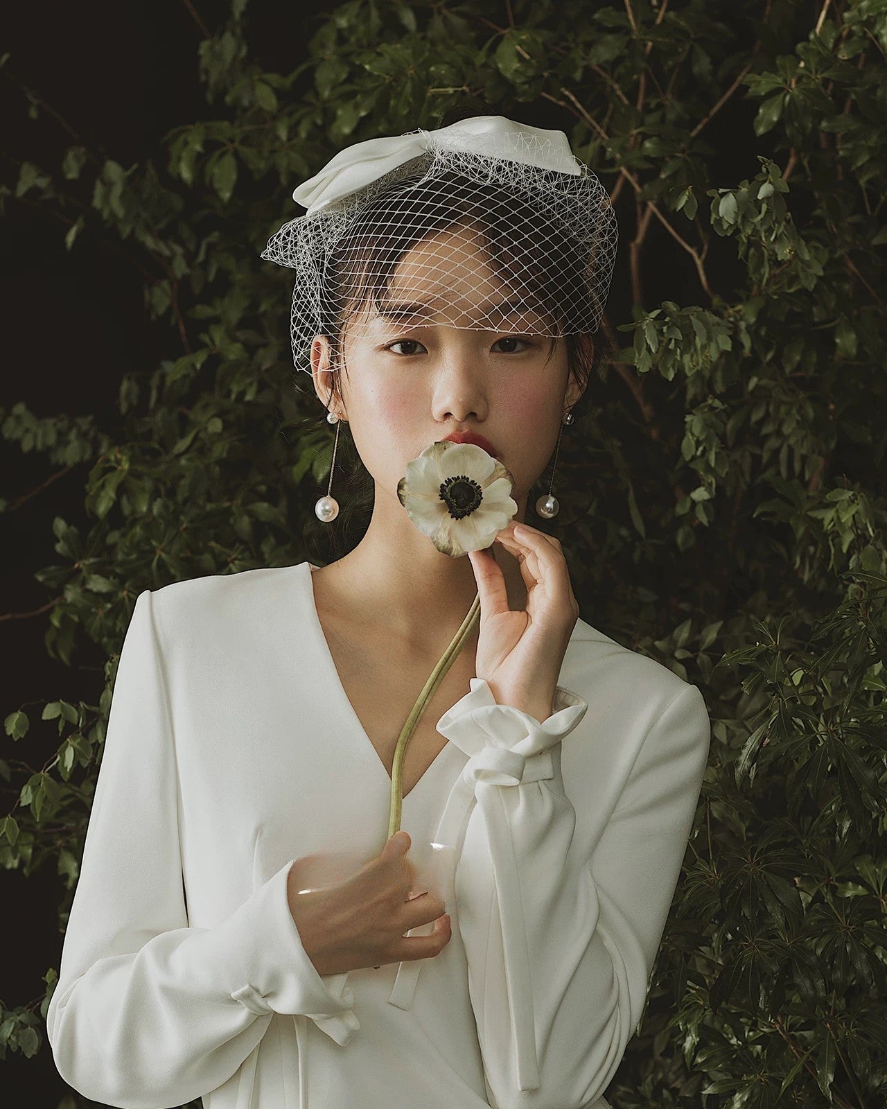 Dear white retro bridal veil