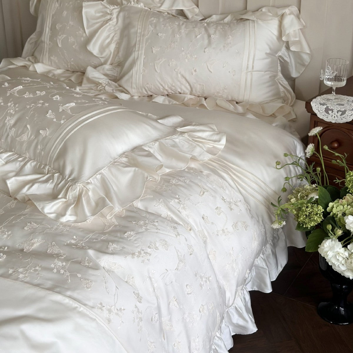 Pure Lily of the Valley Embroidery Bedding set
